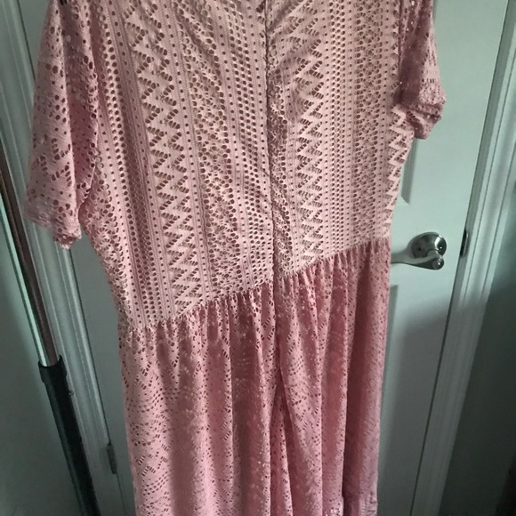 💖Wear Pink💖 Pink eyelet Dress - Picture 5 of 7